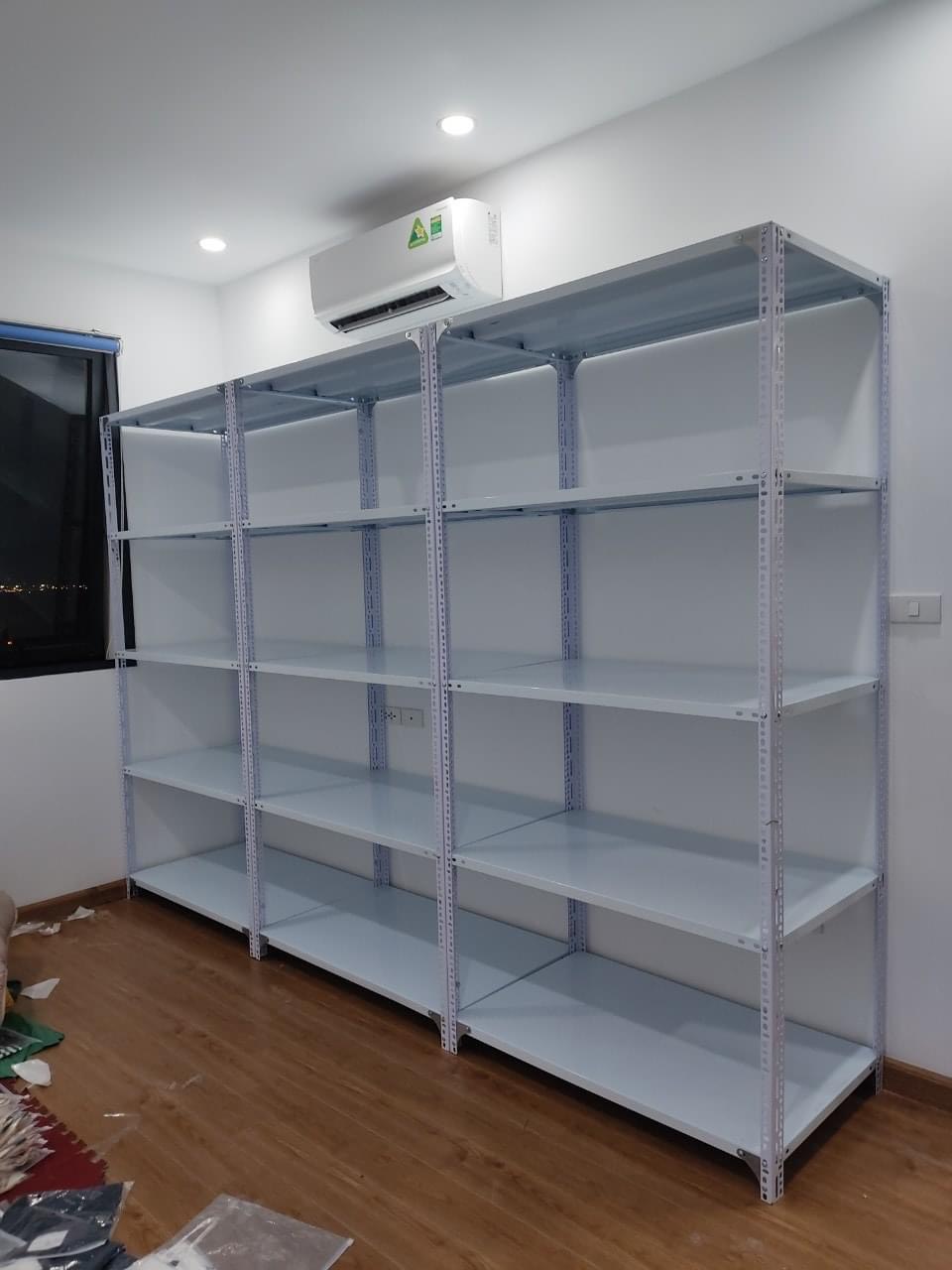 Kệ Sắt V Lỗ 5 Tầng C200 x D120 3