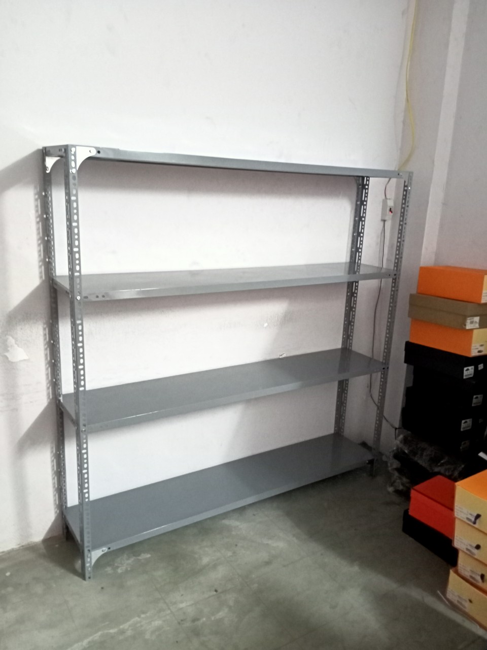 Kệ Sắt V Lỗ 4 Tầng C150 X D150 5