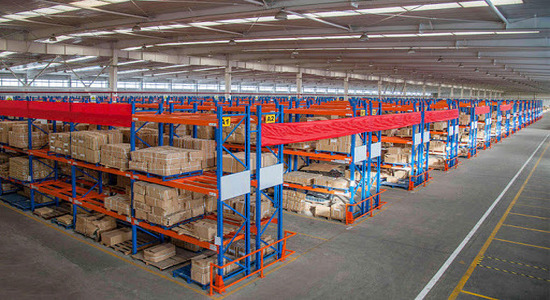 Kệ trung tải 3 tầng lưu trữ các loại hàng hóa lớn trong các xưởng sản xuất
